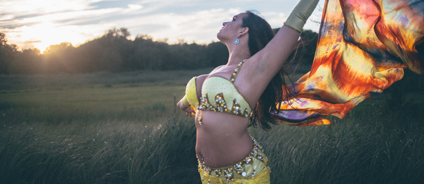 The belly dancer and scars